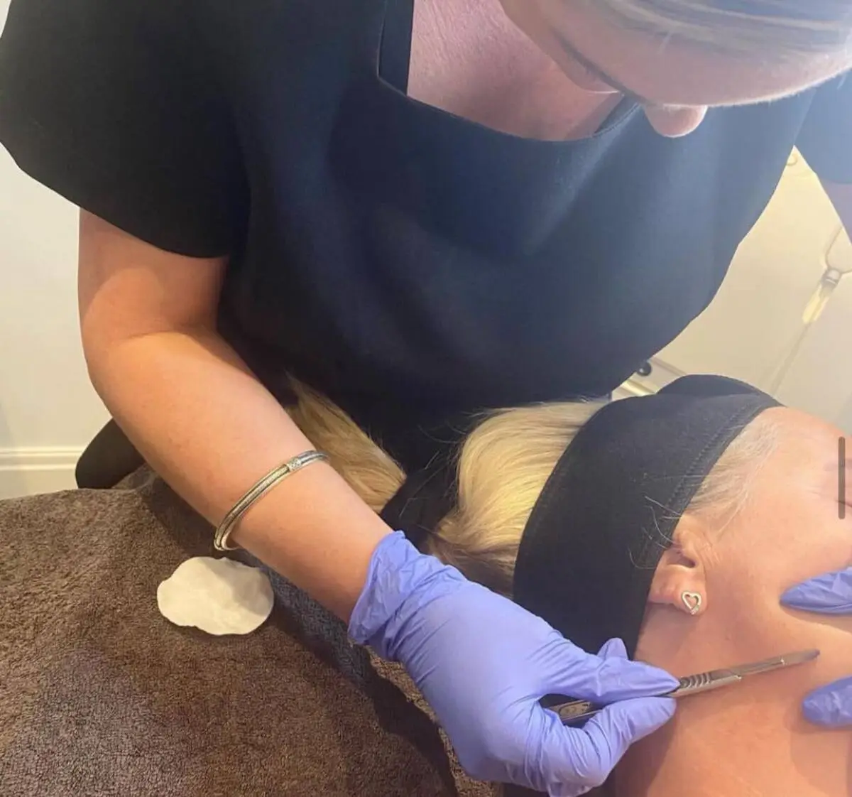 Relaxing facial treatment